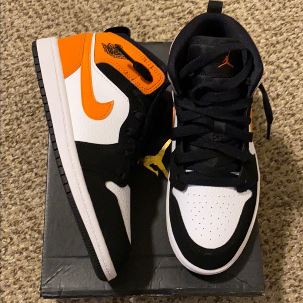 Jordan 1 Mid (Brand New)
